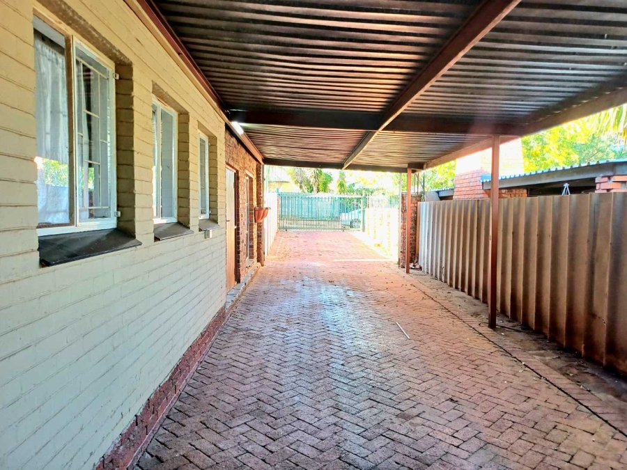 4 Bedroom Property for Sale in Uitsig Free State